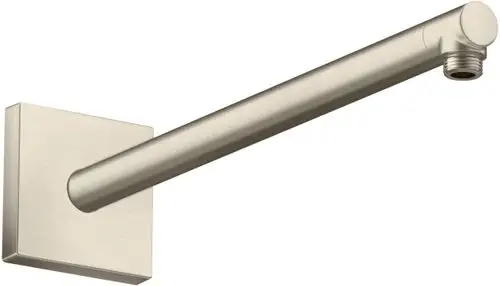 Brausearm in brushed nickel mit eckigem Design, montiert an einer quadratischen Wandplatte. Produkt von AXOR.
